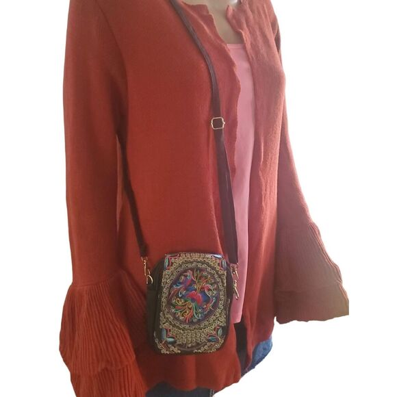 Women's Small Boho Floral Embroidery Canvas Crossbody Zip with Magnetic Closure - Picture 3 of 8